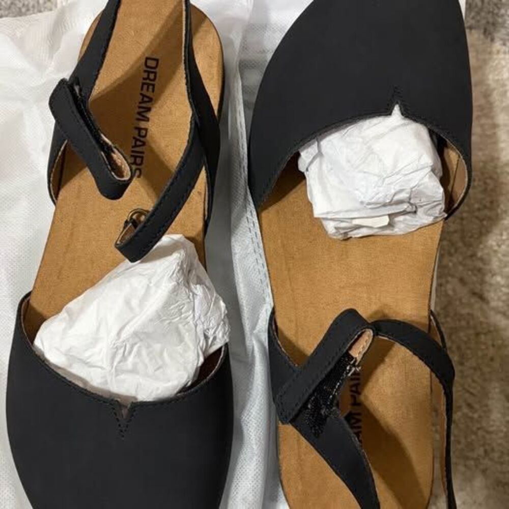 Dream Pairs Black Sandals Size US 8